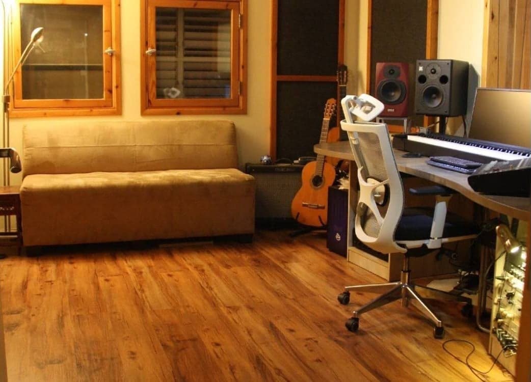 חדר הקלטות ועבודה